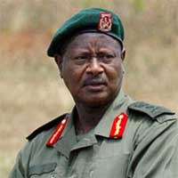 Yoweri Museveni is Joseph Kony's opponent. Ook hij heeft bloed aan zijn handen.